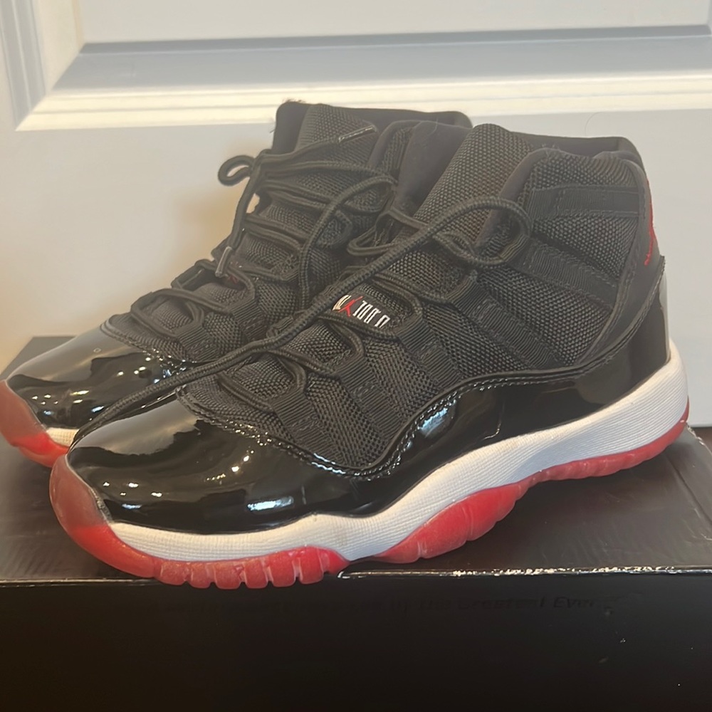 Bred 11 Jordan’s. Worn once.